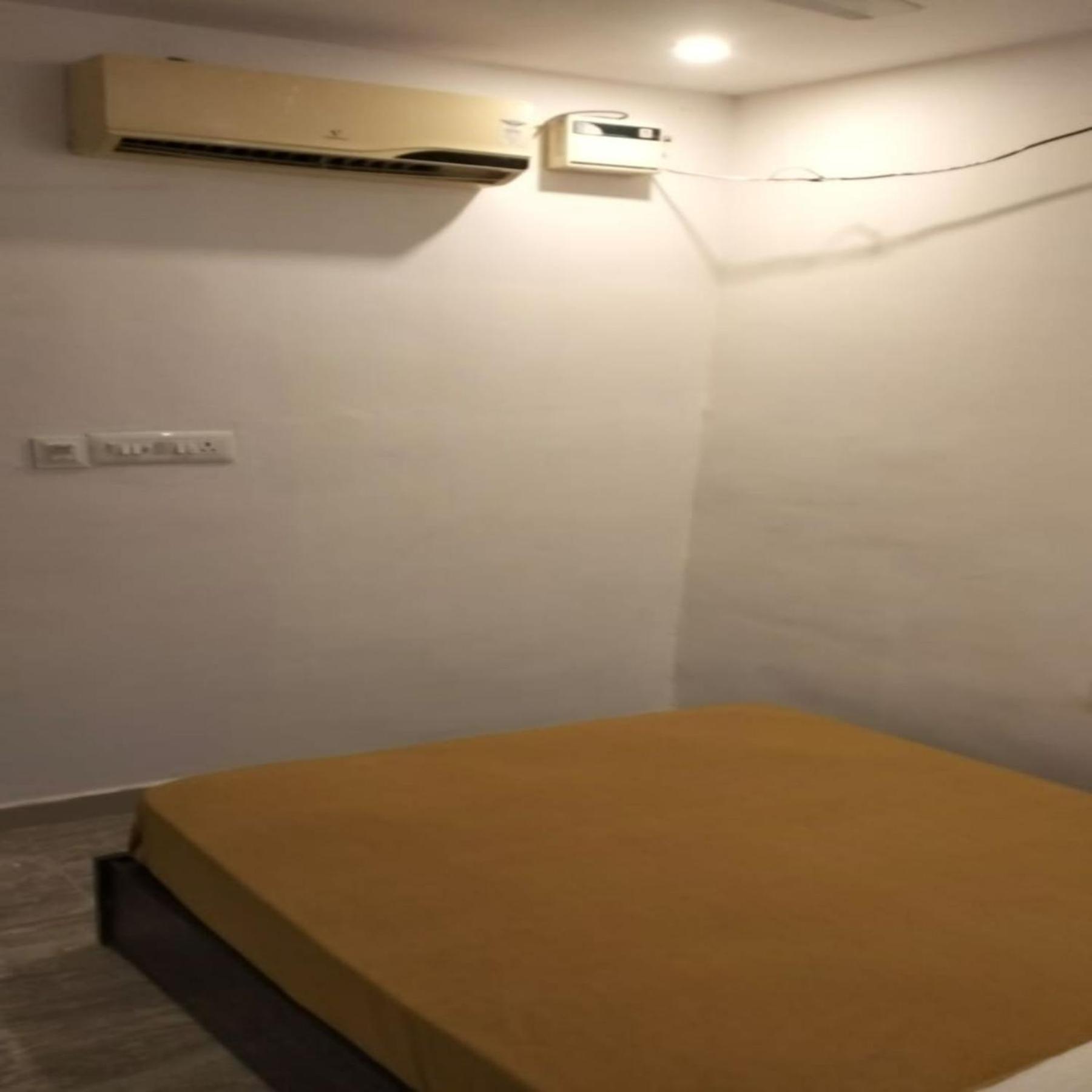 Queen D Tower - By Grands Inn Hospitality Tallākulam 외부 사진